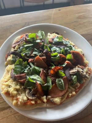 Ham pizza  at Tandana in Quito