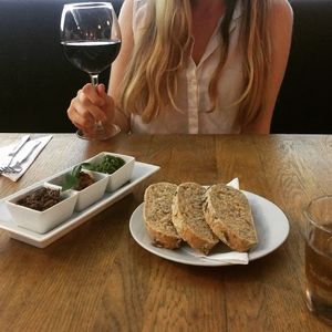 Tschechischer Wein und Tapas at Incruenti in Prague