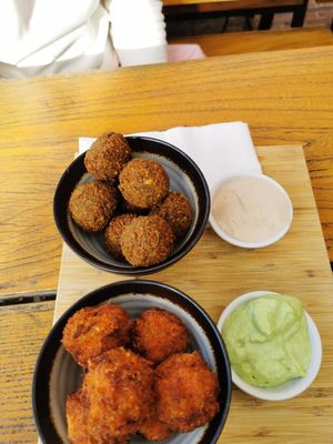 Falafel at BROEI in Utrecht