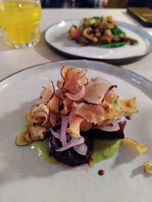 Round 1: very tasty smoked beet and green cabbage with mushrooms at BROEI in Utrecht