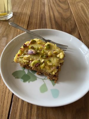 Shortbread with lemon/pistache: sweet and fresh  at BROEI in Utrecht