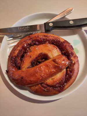 Cinnamon roll (from Lavett bakery), good but used to be better at BROEI in Utrecht