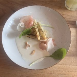 Asparagus starter   at BROEI in Utrecht