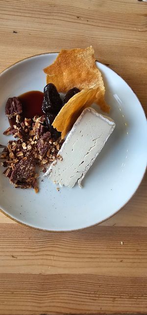 cashew brie at BROEI in Utrecht