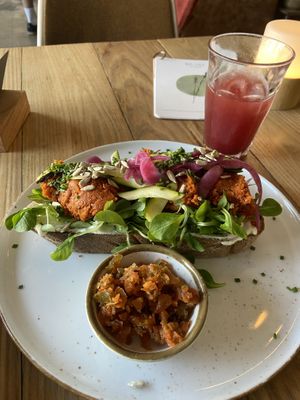 Sandwich filet americain: quite tasty, but low in protein. Blueberry kombucha: tasty (not too sweet)  at BROEI in Utrecht