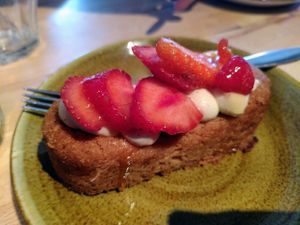 Aardbeienslof at BROEI in Utrecht