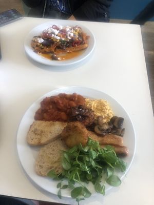 Full English breakfast   at The Canvas: Shoreditch in East London
