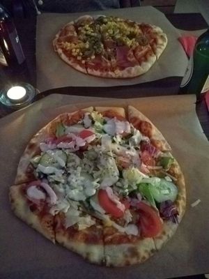 Döner pizza at the front, Pizza Mexicana at the back at Pizzeria Schlaflos in Frankfurt
