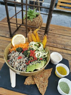 Bowl under 10 Euro at #RAW VEGAN FIRENZE in Florence