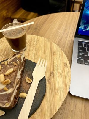 coffee & cheesecake😄 at #RAW VEGAN FIRENZE in Florence