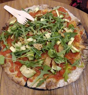 Rucola Pizza with baked dough at #RAW VEGAN FIRENZE in Florence