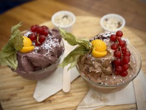 Acai- & Smoothiebowl  at #RAW VEGAN FIRENZE in Florence