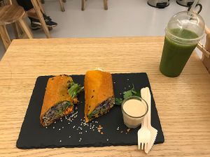 Wonderful wrap and juice at #RAW VEGAN FIRENZE in Florence