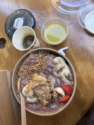 Açai bowl, ginger shot, and espresso (take away)  at #RAW VEGAN FIRENZE in Florence