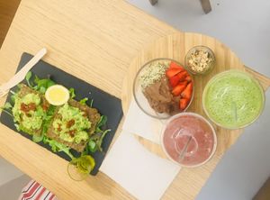 Avo toast, cacao and avo breakfast bowl, two smoothies at #RAW VEGAN FIRENZE in Florence