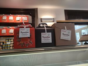 nel periodo di natale😄🎄 at Bar Dolcezza in Catania