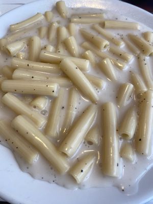 pasta cacio e pepe   at Bar Dolcezza in Catania