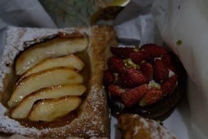 Apple and strawberry at Bar Dolcezza in Catania