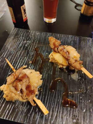 Brochetas de heura con teriyaki at La Veganesa in Cadiz