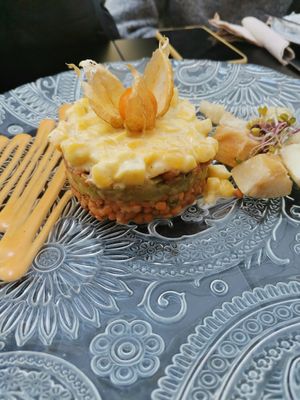 Tartar de lentejas y mango at La Veganesa in Cadiz