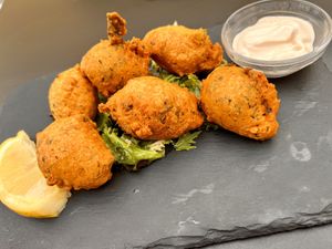 Buñuelos de algas frescas  at La Veganesa in Cadiz