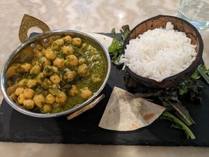 Chickpea curry 🍛 at La Veganesa in Cadiz