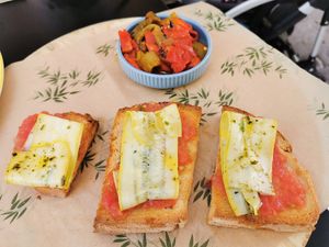 Tosta marinera at La Veganesa in Cadiz