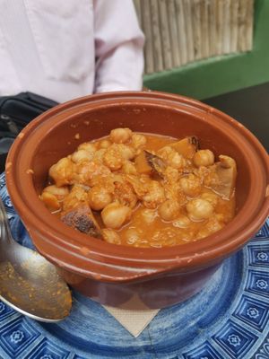 Garbanzos con callos - chickpeas stew at La Veganesa in Cadiz