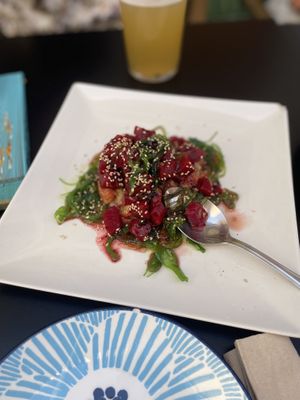Tartar rojo con wakame  at La Veganesa in Cadiz
