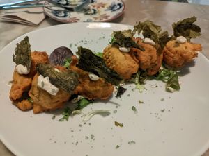 Buñuelos de algas at La Veganesa in Cadiz