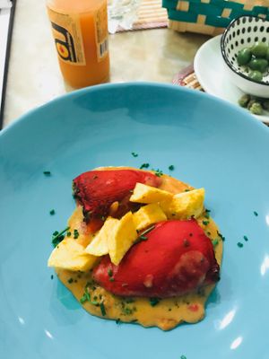 Pimientos rellenos de arroz con espinacas (Peppers filled with rice and spinach) at La Veganesa in Cadiz
