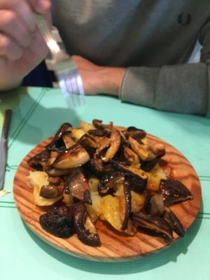 Shiitake a feira at La Veganesa in Cadiz