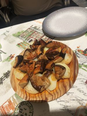Spicy mushrooms with potato  at La Veganesa in Cadiz