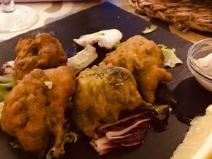 Buñuelos de algas at La Veganesa in Cadiz