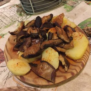 Mushrooms with potatoes- vegan version of a spanish specialty  at La Veganesa in Cadiz