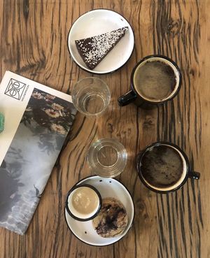 postres y café 🤤 at Wild & The Moon - Wild Lab Gravilliers in Paris