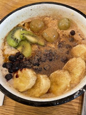 Moon porridge   at Wild & The Moon - Wild Lab Gravilliers in Paris