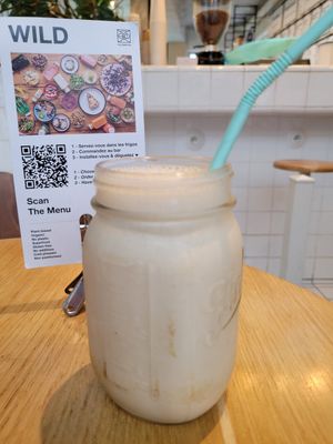 Protein smoothie at Wild & The Moon - Wild Lab Gravilliers in Paris