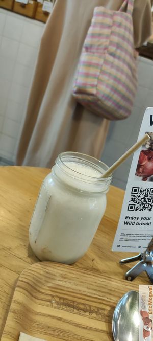 Smoothies protein shakes at Wild & The Moon - Wild Lab Gravilliers in Paris