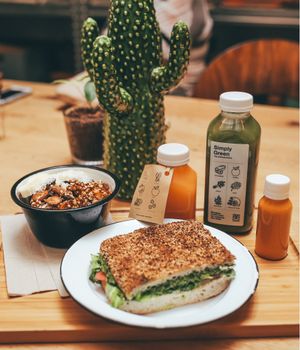 Breakfast at Wild & The Moon - Wild Lab Gravilliers in Paris