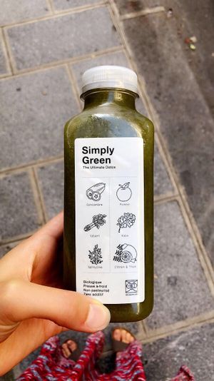 Simply Green Juice  at Wild & The Moon - Wild Lab Gravilliers in Paris
