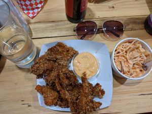 Mushroom bites & coleslaw at Mooshies in East London
