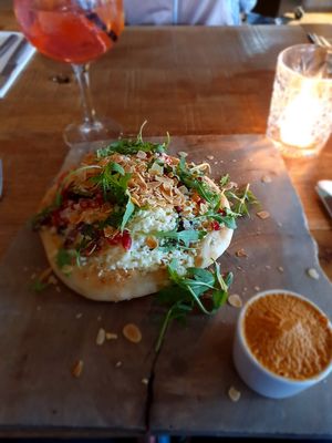 Flatbread with vegetables and vegan mozzarella at Natuurlijk in Egmond Aan Zee