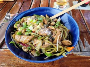 Vegane Wokpfanne at Natuurlijk in Egmond Aan Zee