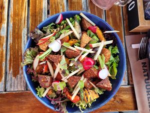Veganer Salat at Natuurlijk in Egmond Aan Zee