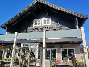 Outside seating at Natuurlijk in Egmond Aan Zee