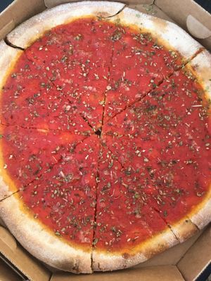 Pizza marinara at Bella&Brava in Venice