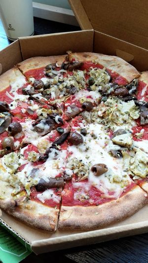 Vegan pizza at Bella&Brava in Venice