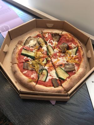 Vegetariana pizza  at Bella&Brava in Venice
