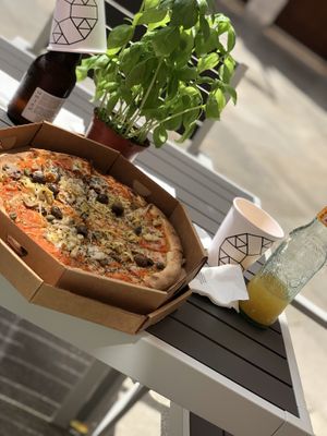 Pizza capricciosa at Bella&Brava in Venice